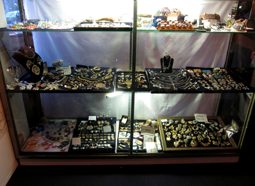 Vintage Costume Jewelry at What Cheer Records + Vintage in Providence 2