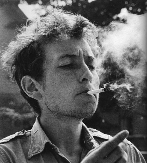 Folk / Rock Icon Bob Dylan Glamorizing Cigarettes